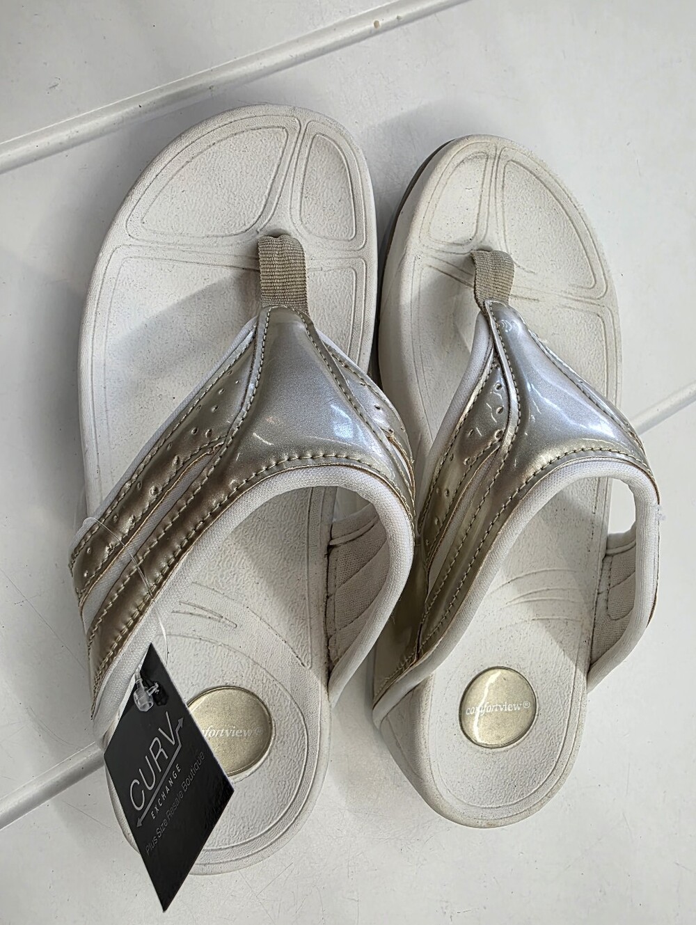 Women's EASY SPIRIT Metallic Taupe Thong Sandals GREAT USED shape